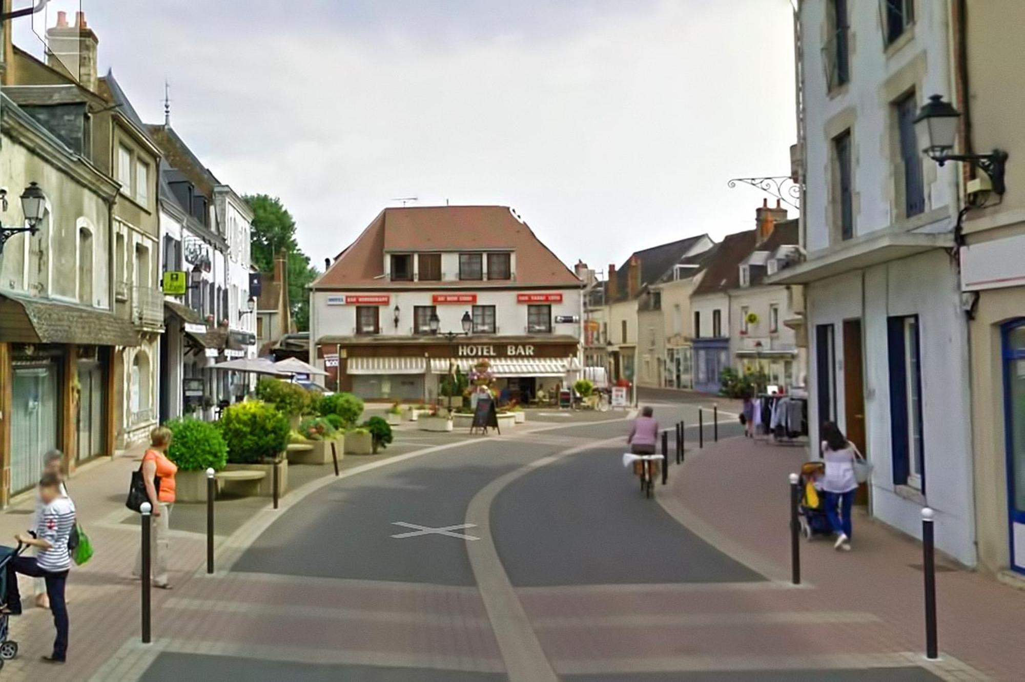 Hotel Au Bon Coin Cloyes-sur-le-Loir Exterior foto